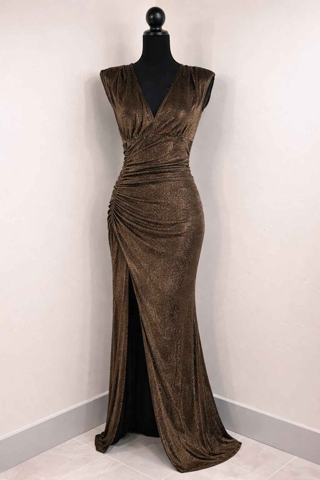 BRONCE - Radiant & refined